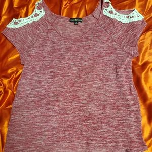 Ladies t-shirt with open shoulders